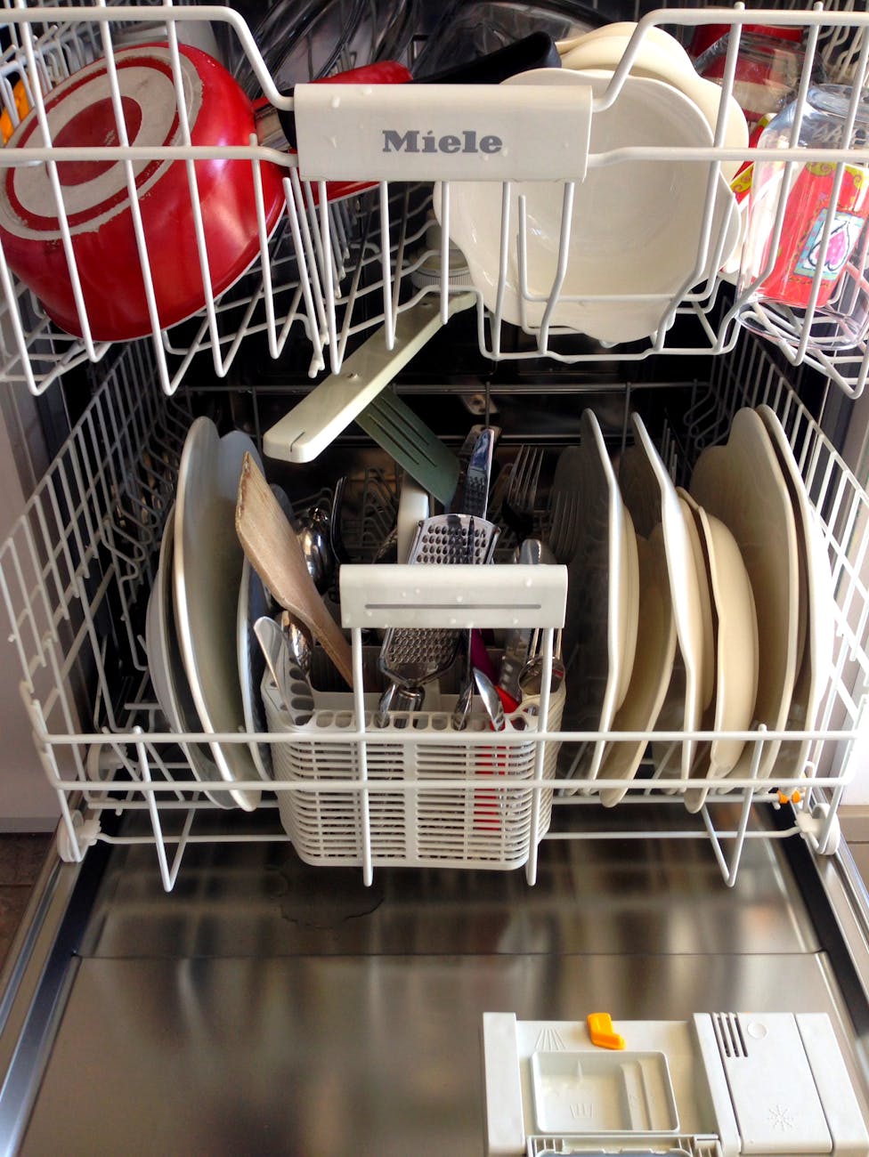 Dishwashers Found to Release Millions of Microplastics into Wastewater Each&nbsp;Year